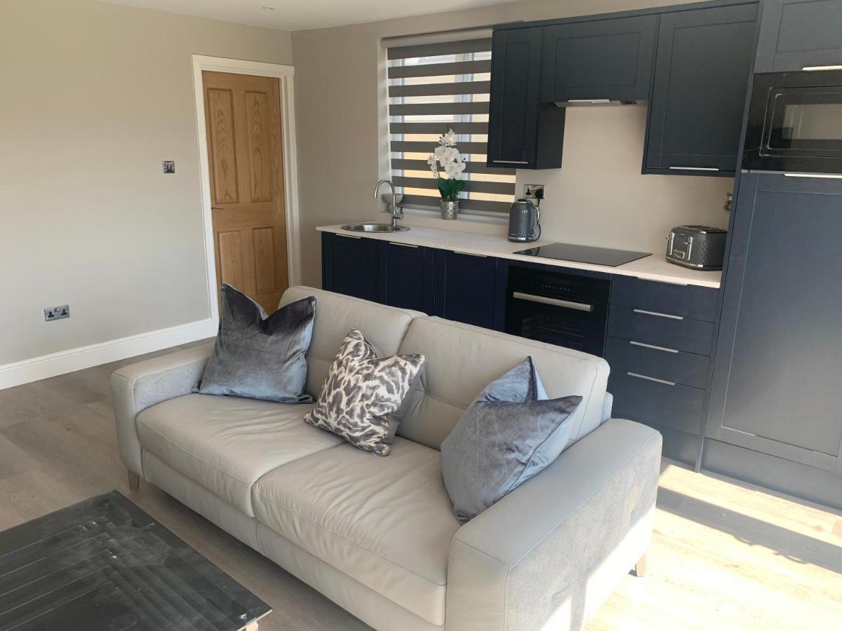 Willshaw Suites For Families Over 25 Only Μπλάκπουλ Εξωτερικό φωτογραφία