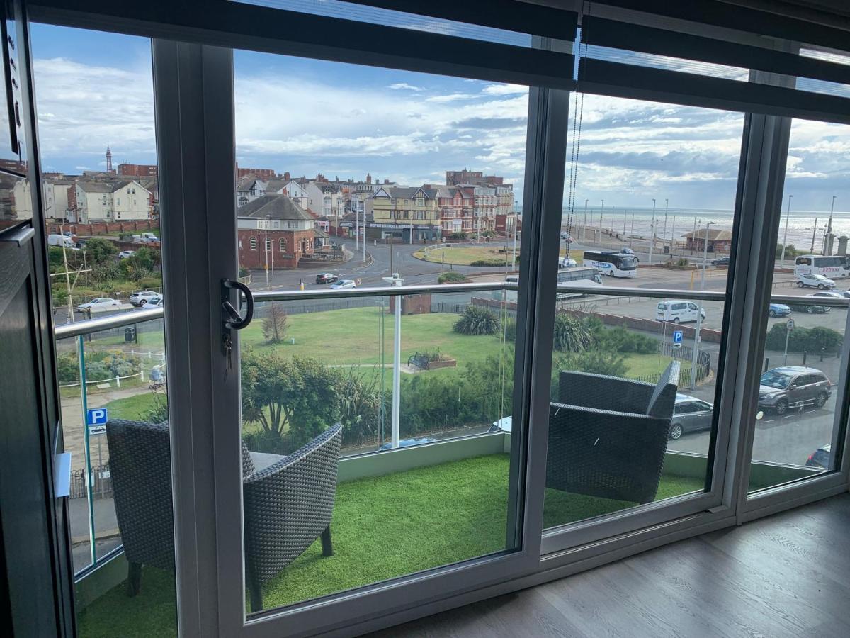 Willshaw Suites For Families Over 25 Only Μπλάκπουλ Εξωτερικό φωτογραφία