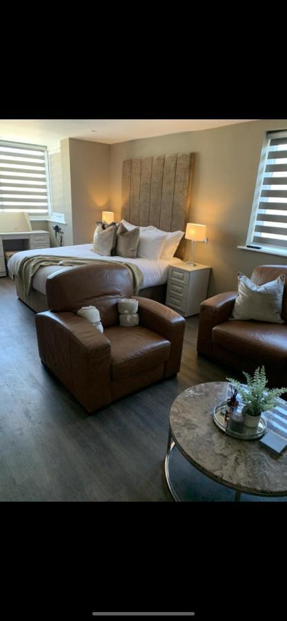 Willshaw Suites For Families Over 25 Only Μπλάκπουλ Εξωτερικό φωτογραφία