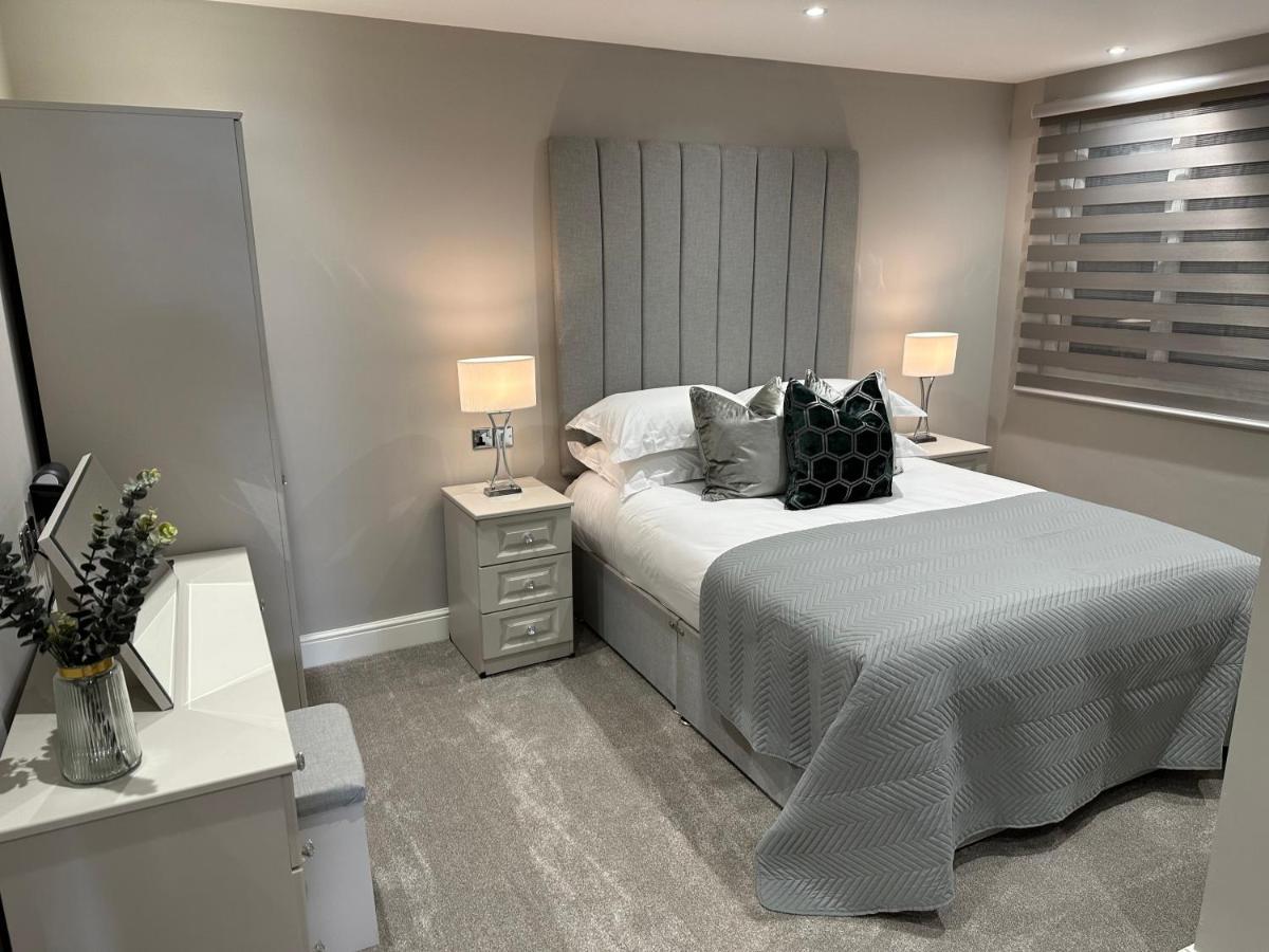 Willshaw Suites For Families Over 25 Only Μπλάκπουλ Εξωτερικό φωτογραφία